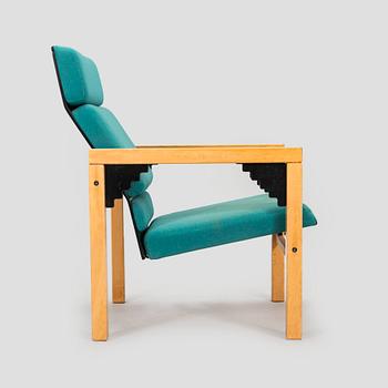 Yrjö Kukkapuro, nojatuoli, "Alnus" prototyyppi, Korvenrannan puusepäntehdas, Avarte, 1993.