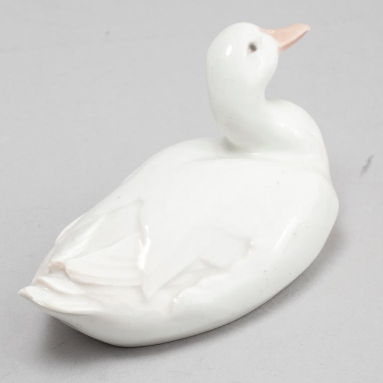 FIGURINER, 9 st, porslin, Royal Copenhagen och Bing & Grøndahl, 1900-talets andra hälft.