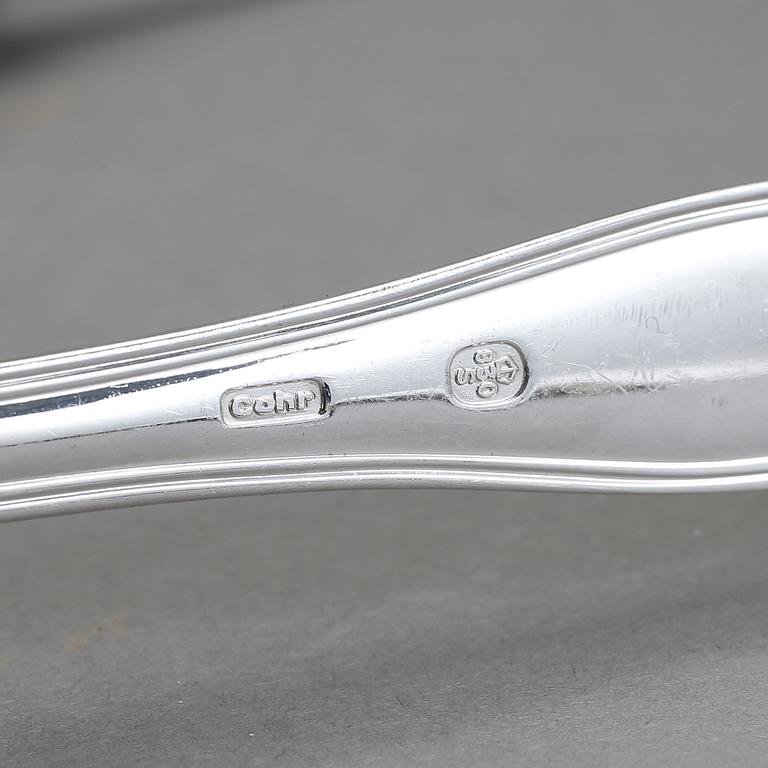 BESTICKUPPSÄTTNING, 96 delar, silver, Modell Gammaldansk, danska silverstämplar Cohr. Tot vikt ca 6 kg.