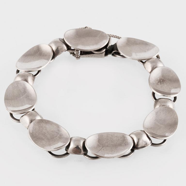 ARMBAND, silver, Alton, Falköping, 1957. Vikt 22,0 gram.