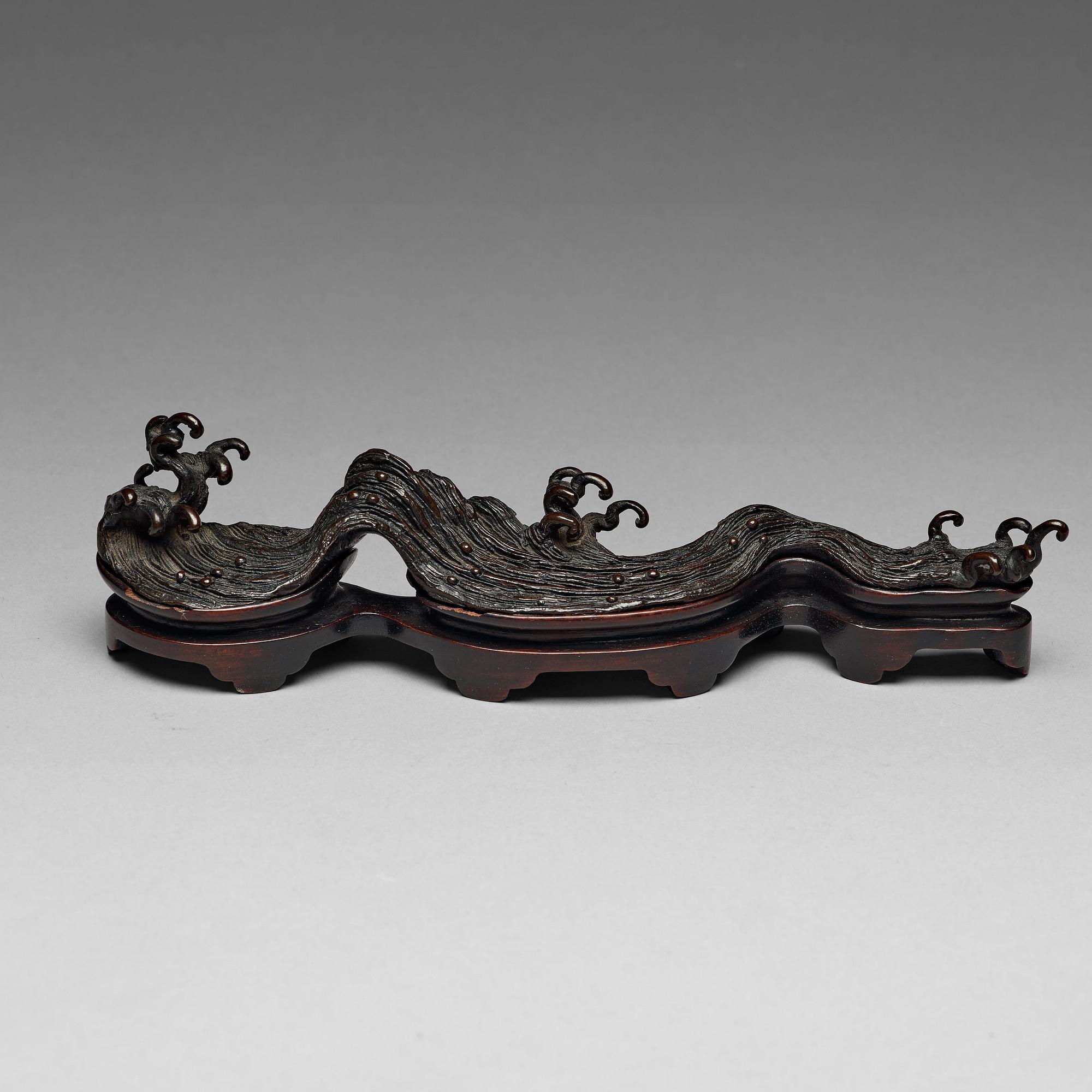 PENSELSTÄLL, brons. Qingdynastin (1644-1912).
