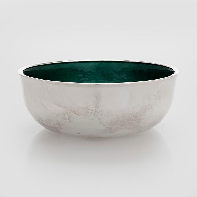 A. Tillander, skål, sterlingsilver och emalj, Åbo 2005.