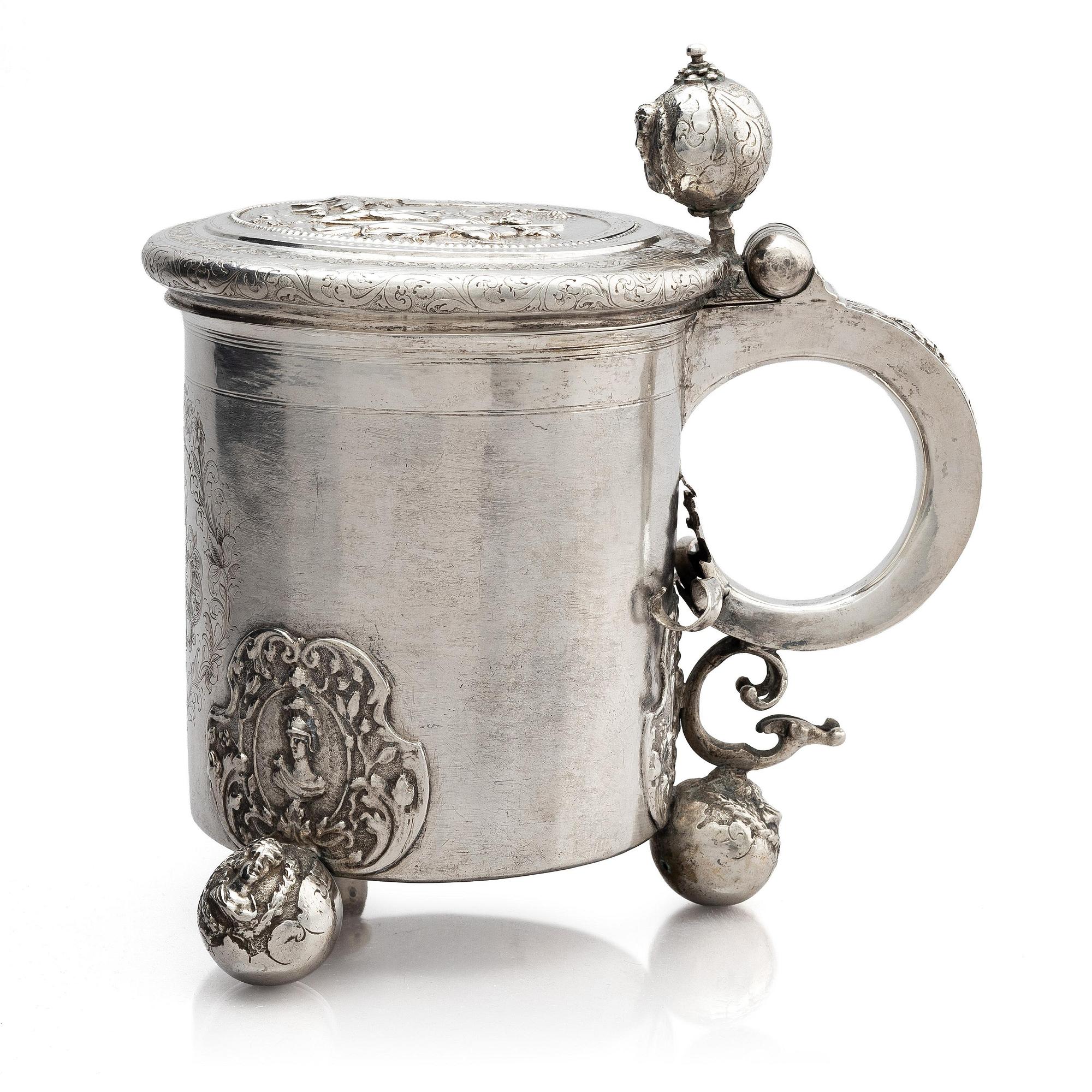 Andreas Berg, dryckeskanna, silver, (verksam 1712-1717), Pärnu, Estland. Senbarock.
