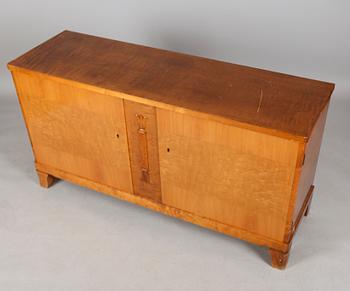 SIDEBOARD, 1900-talets första hälft.