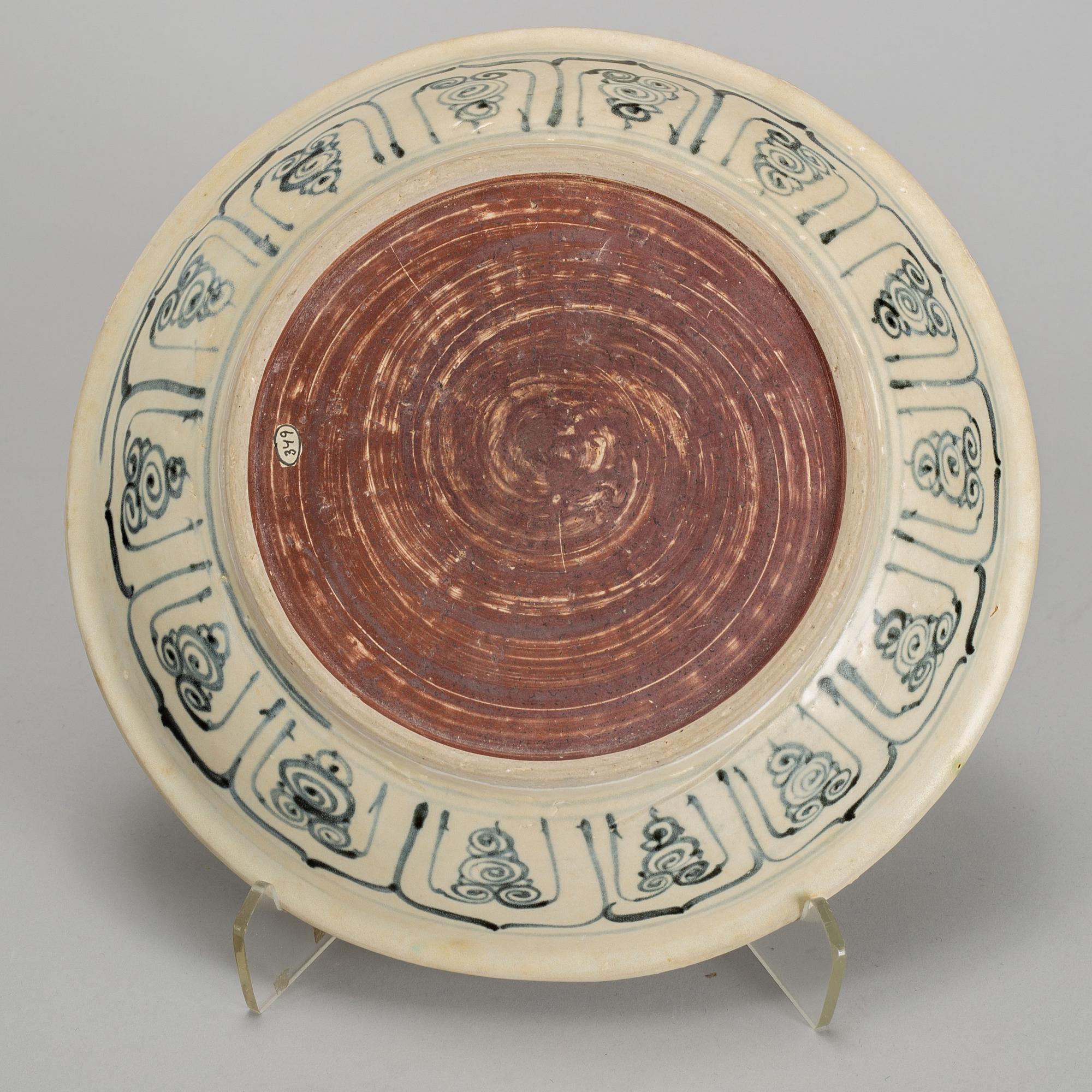 FAT, porslin. Thailand, Sydostasien, 16/1700-tal. Sjöfynd.