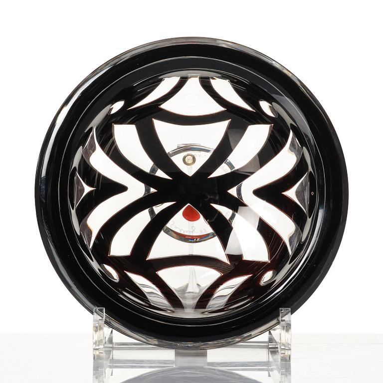 Lars Hellsten, a 'Geometri I' ariel glass bowl, Orrefors 1988.