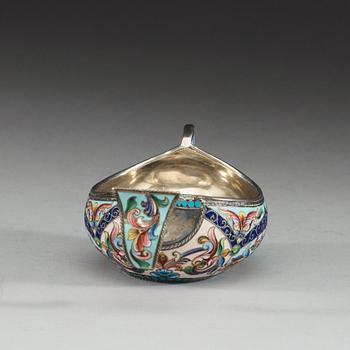 A Russian early 20th century silver and enamel kovsh, unidentified makersmark, Moscow 1899-1908.