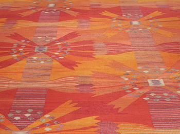 Barbro Nilsson, MATTA, "Park röd, Korsnäs", gobelängteknik, ca 447,5 x 424 cm, signerad AB MMF BN.