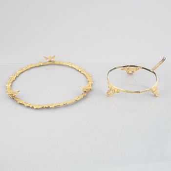 A dish and a pair of pots, porcelain, Japan, early 20th century.