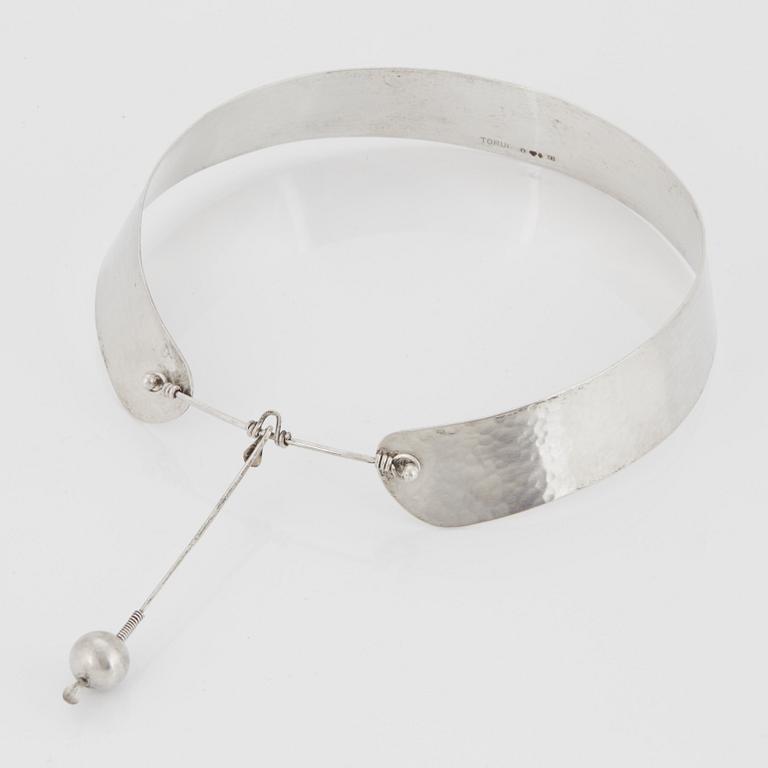 Vivianna Torun Bülow-Hübe, a silver necklace, executed in her own wokshop, Stockholm 1955.