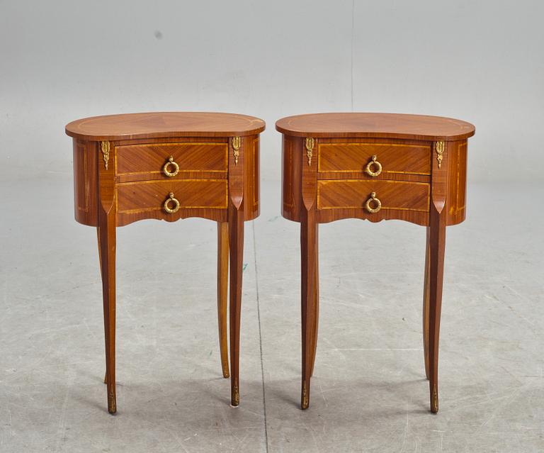 LAMPBORD, ett par.  Gustaviansk stil, 1900-talets andra hälft.