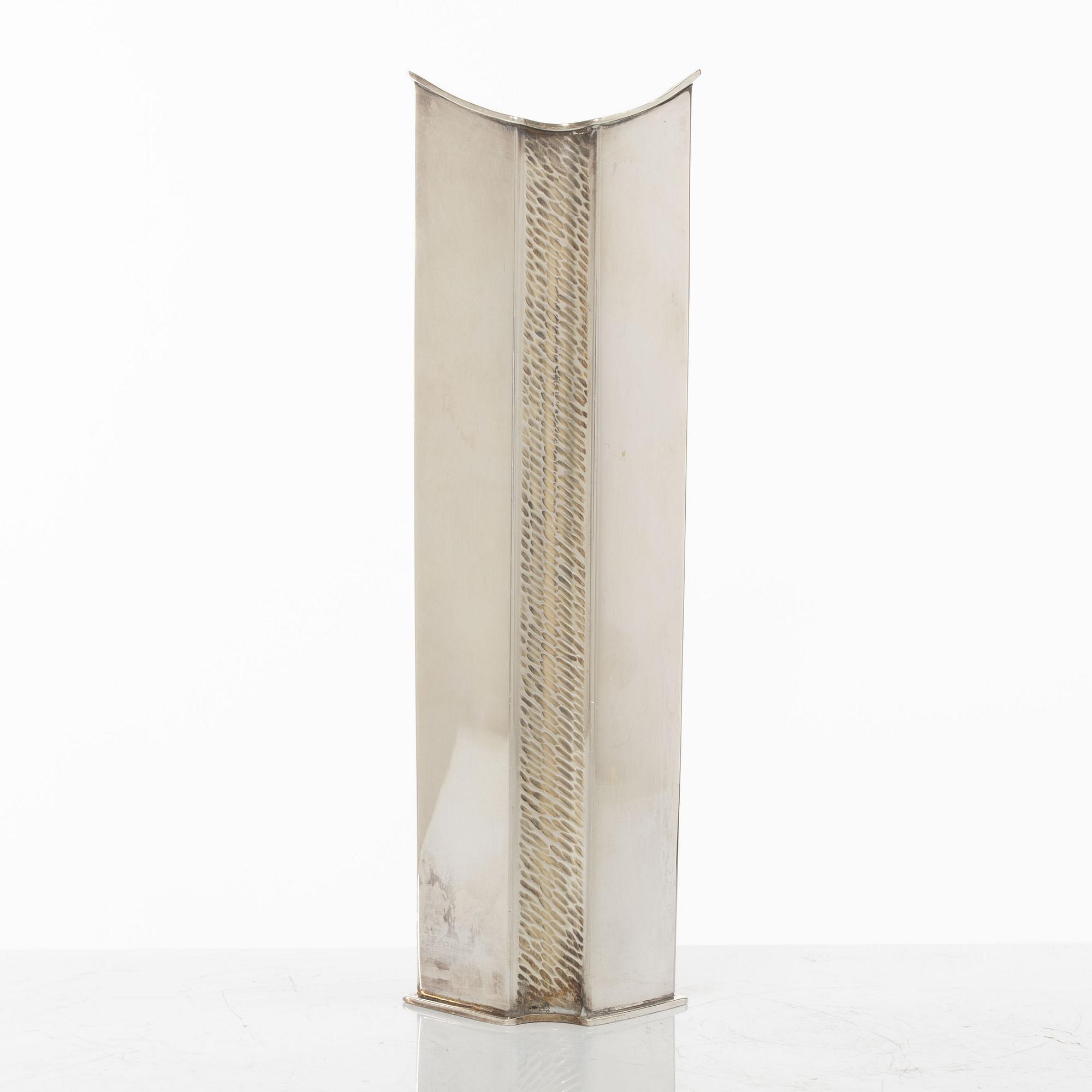 Kaj Blomqvist, vase, silver, Kultakeskus, Hämeenlinna 1968.