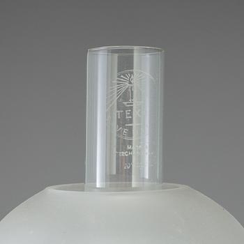 BORDSFOTOGENLAMPA, Skultuna Bruk No 40, mässing och svärtat trä, 1900-talets första hälft.