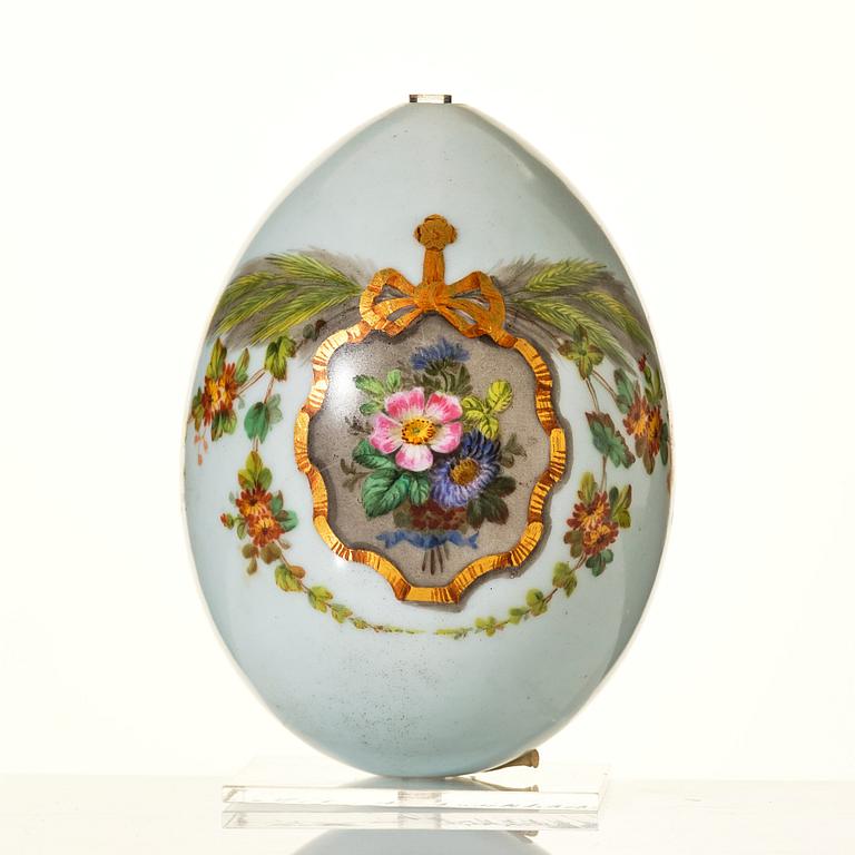 A Russian porcelain Easter Egg, 19th Century, presumably Imperial porcelain manufactroy, St Petersburg.