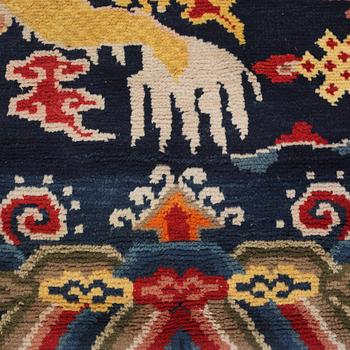 A chinese rug, semiantique, 150 x 78 cm.