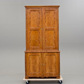 SKÅP, senempire, omkring 1850-tal.
