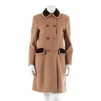 375. FENDI, a beige wool blend coat. Italian size 40.