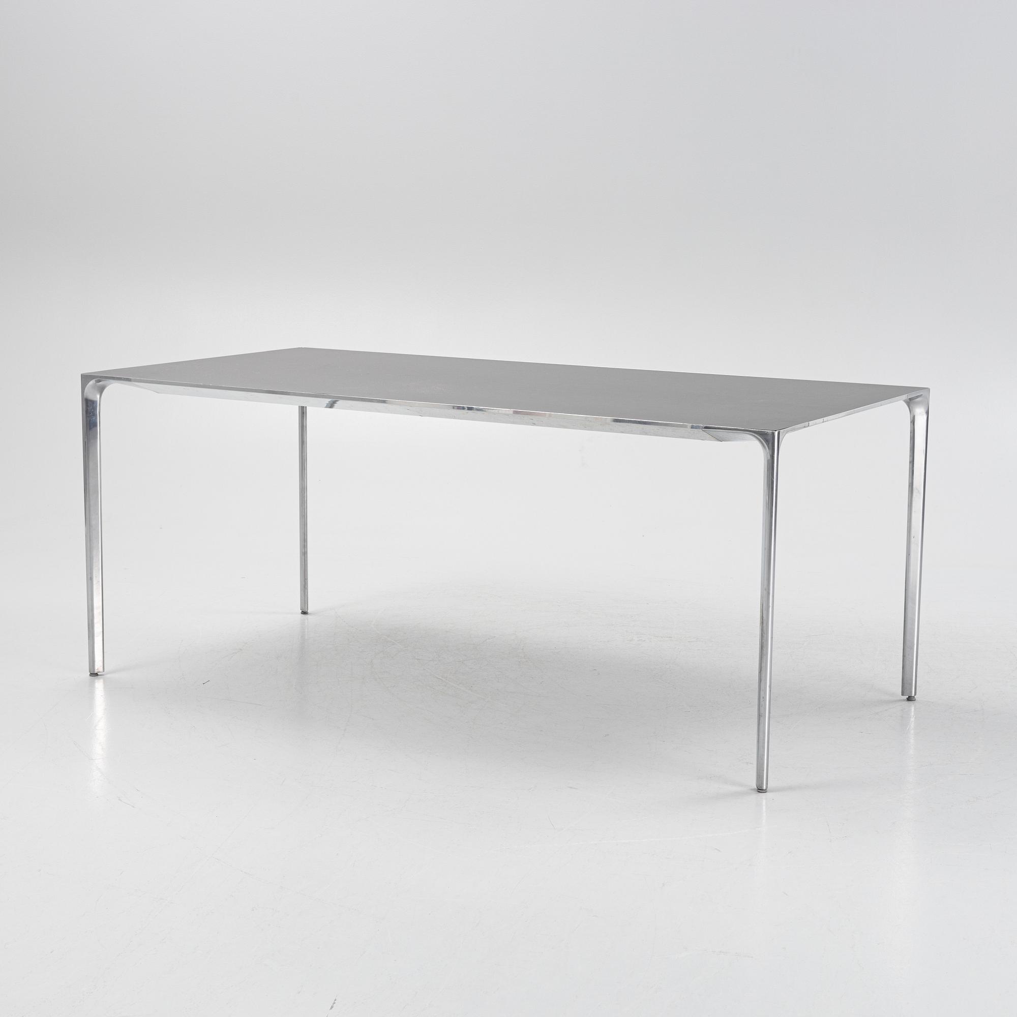 Simon Pengelly, matbord, "Nuur", Arper.