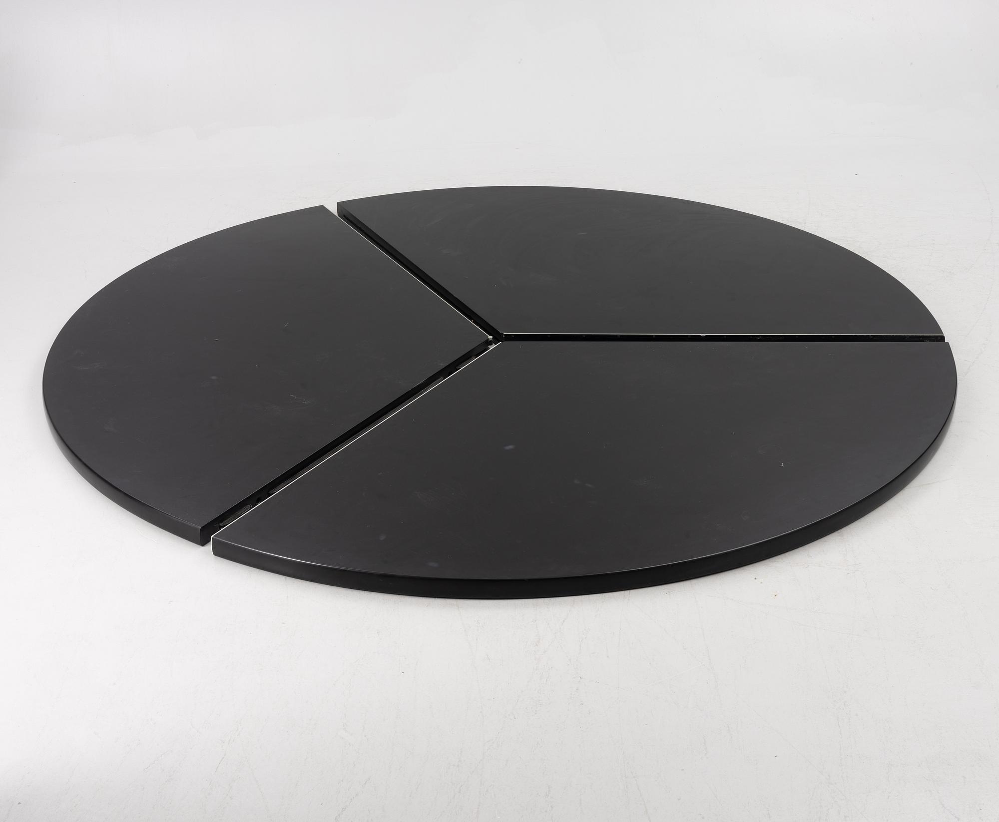 Osvaldo Borsani, a model T334A table, Centro Progetti Tecno, Italy, late 20th century/early 21st century.