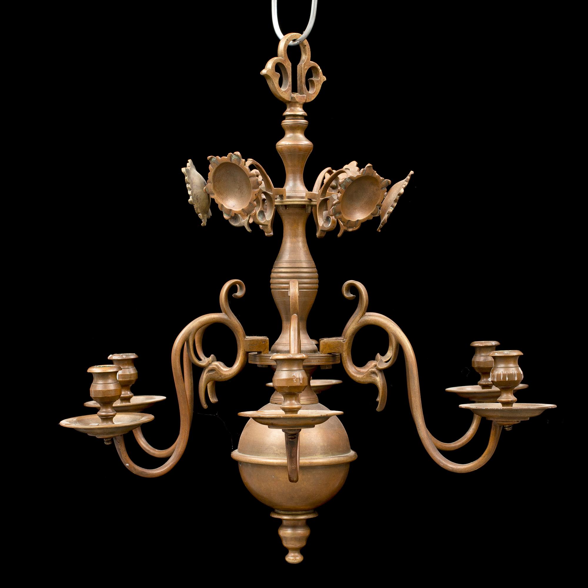 CHANDELIER, baroque style, first half of the 20th century.