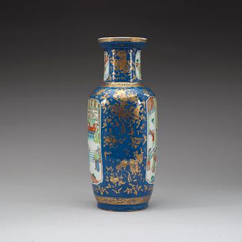 A powder blue and famille rose vases, late Qing dynasty (1644-1912).