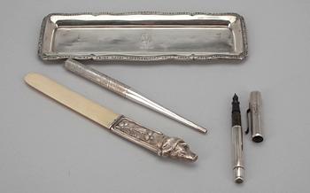 SKRIVBORDSSET, 4 delar, silver och ben, Viborg och Helsingfors 1926-36. Tot. vikt ca 160 g.