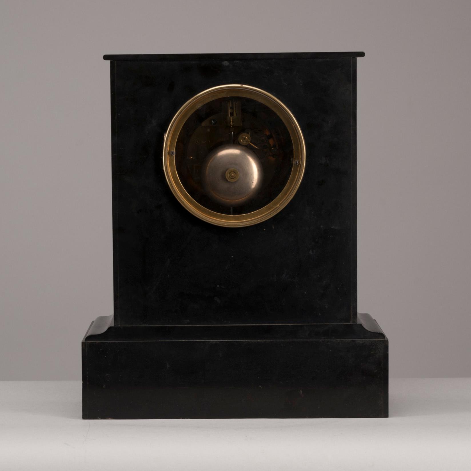 BORDSPENDYL, svart marmor, mässing, Mellaneuropa, sekelskiftet 1800/1900.