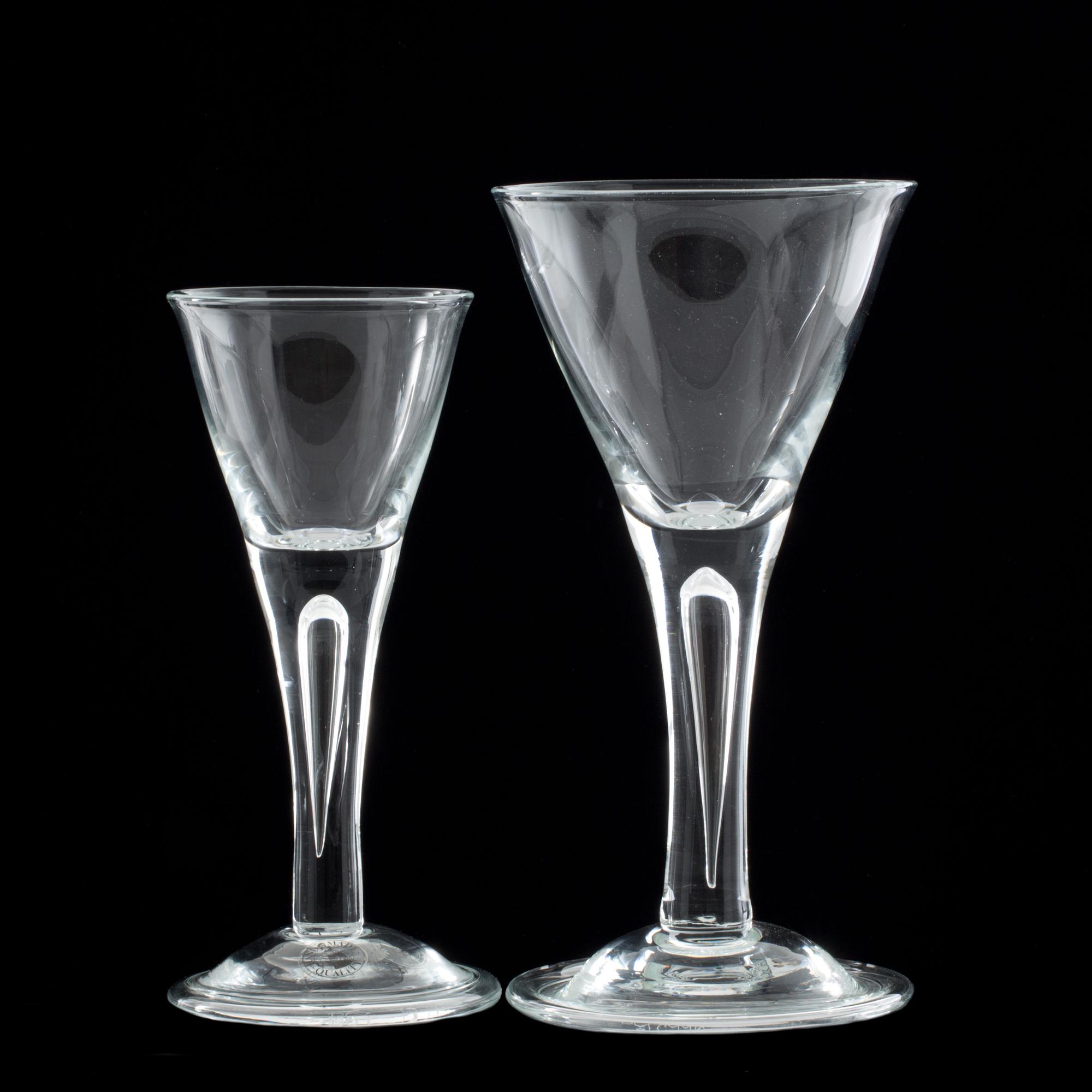 VIN- OCH SNAPSGLAS, 7+12. Glas ur Ikeas 1700-tal.