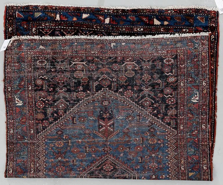 MATTA, semiantik Heris. Ca 125x192 cm.