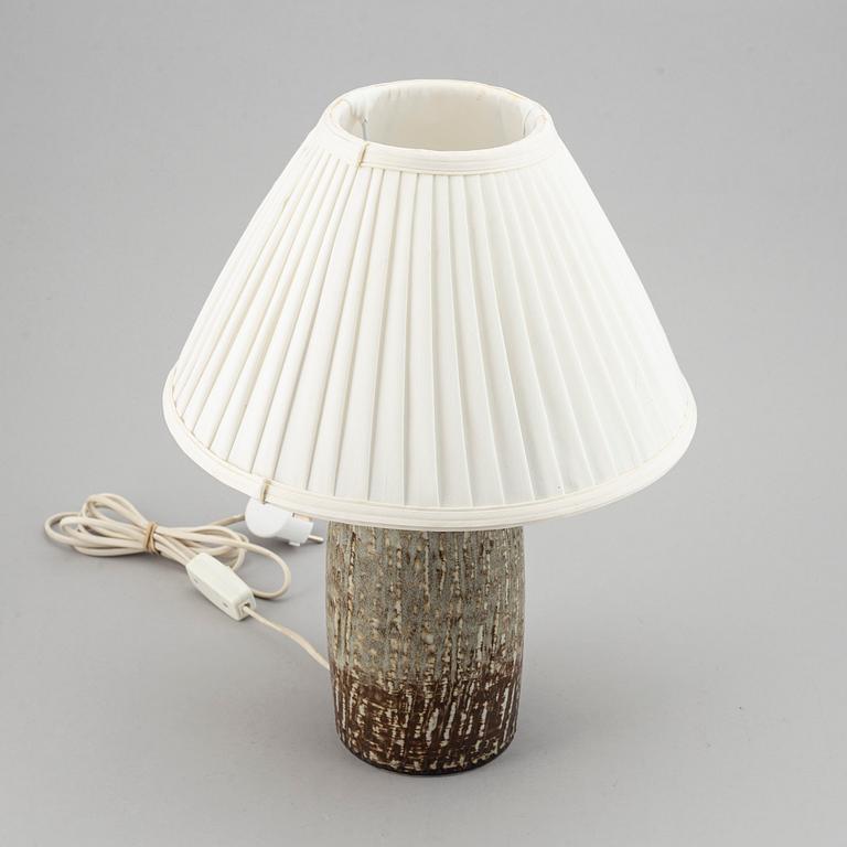 GUNNAR NYLUND, bordslampa, stengods, "Rubus", Rörstrand.