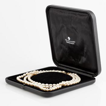 Necklace, cultured pearls, clasp 18K gold.