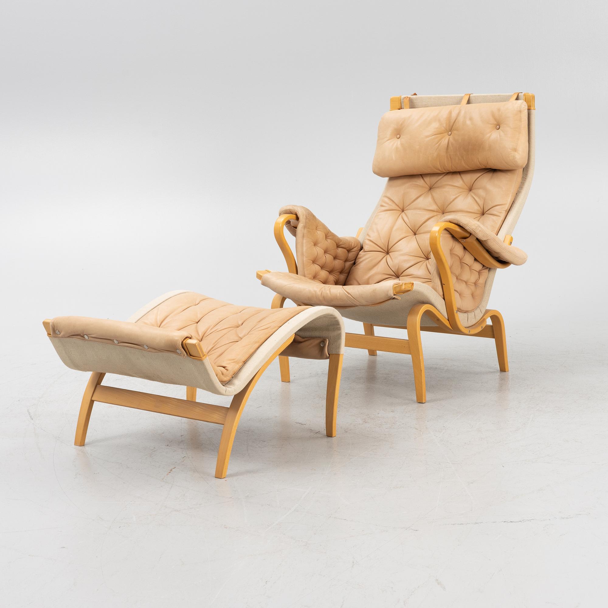 Bruno Mathsson,  fåtölj med fotpall, "Pernilla", Dux.