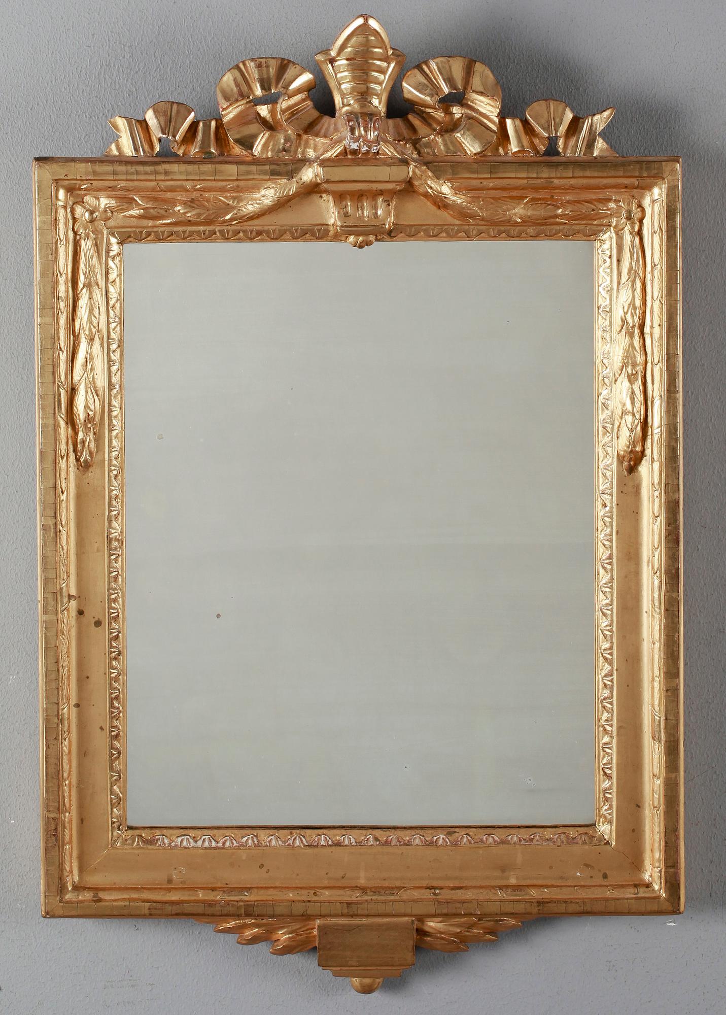SPEGEL, gustaviansk, Carl Gustaf Fyrwald, (1750-1825), Stockholms Hallstämpel otydlig datering möjligen 1790.