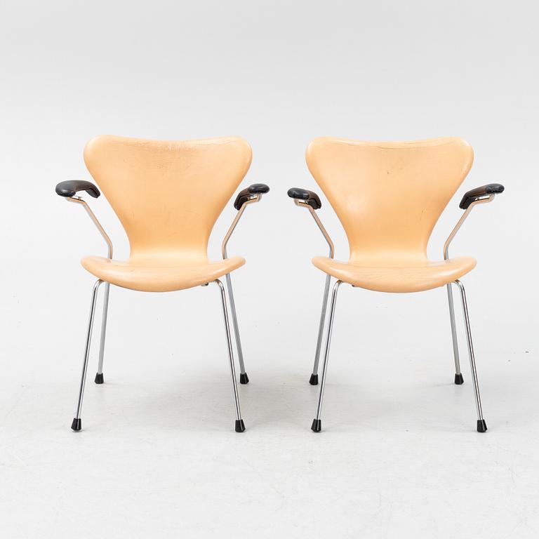 Arne Jacobsen, karmstolar, 8 st, "Sjuan", Fritz Hansen, Danmark, 1995.