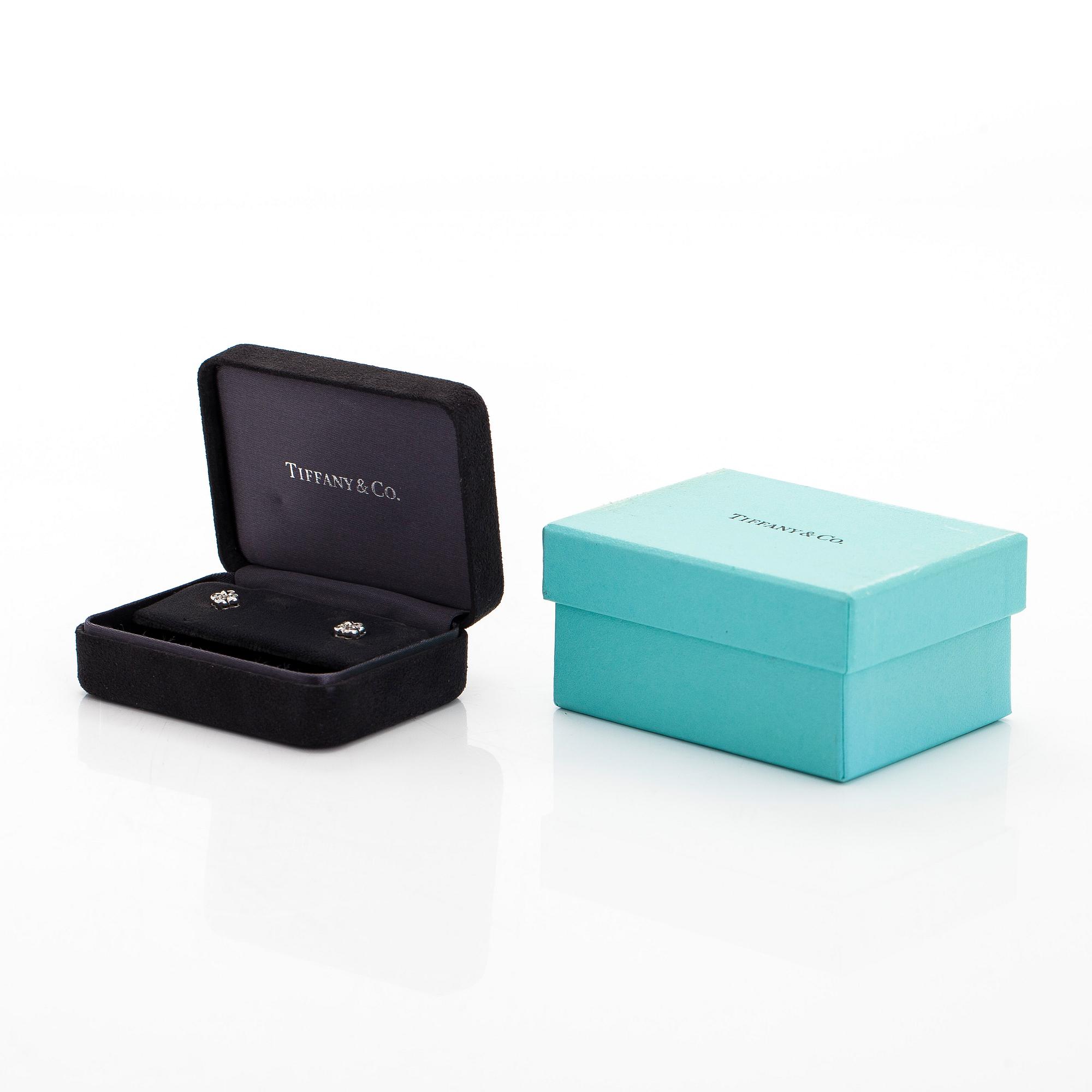 Tiffany & Co, Lace Flower korvakorut, platinaa ja timantteja.