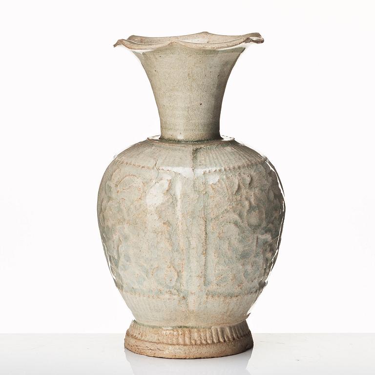 Vas, qinbaiporslin. Yuandynastin (1260-1368).
