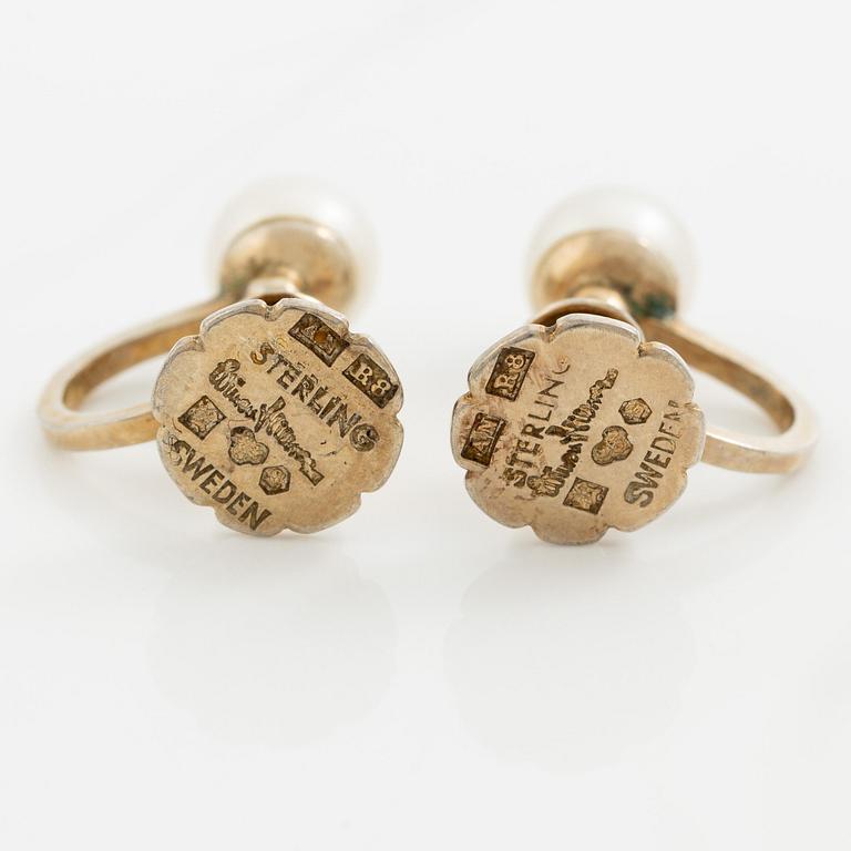 Wiwen Nilsson, a pair of earrings, gilded silver with pearls, Lund 1943.