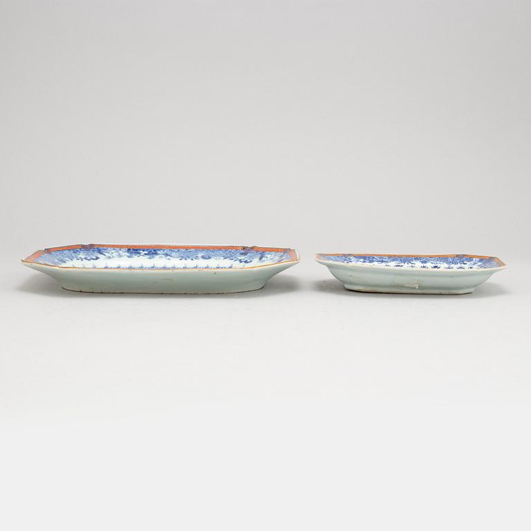 A set with two famille rose dishes, Qing dynasty, Qianlong (1736-95).