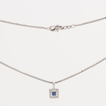Sapphire pendant and chain 18K whitegold length approx 50 cm, pendant approx width 6 mm.