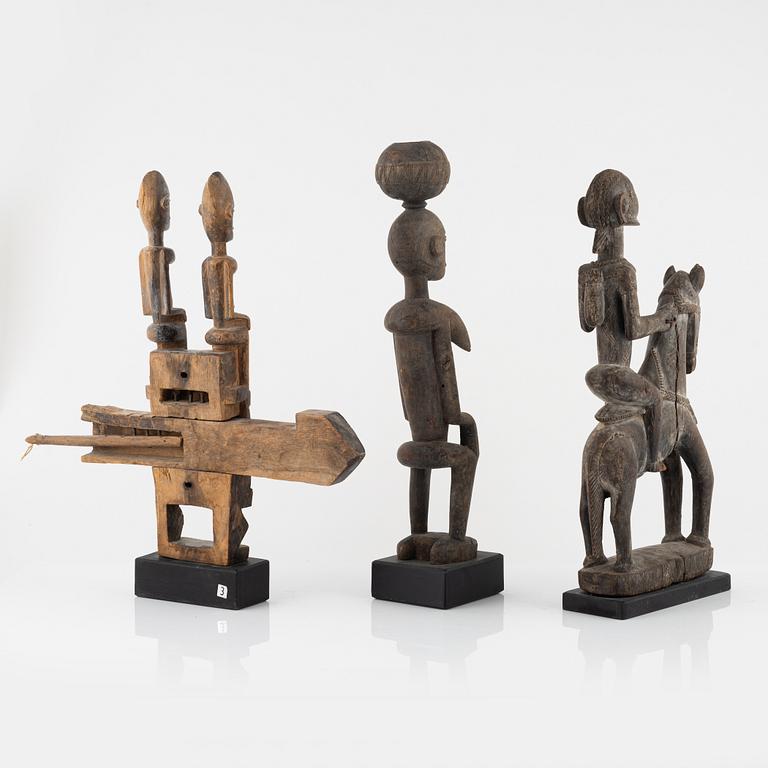 14 sculptures and masks, reportedly from Mali, from the second half of the 20:th century.