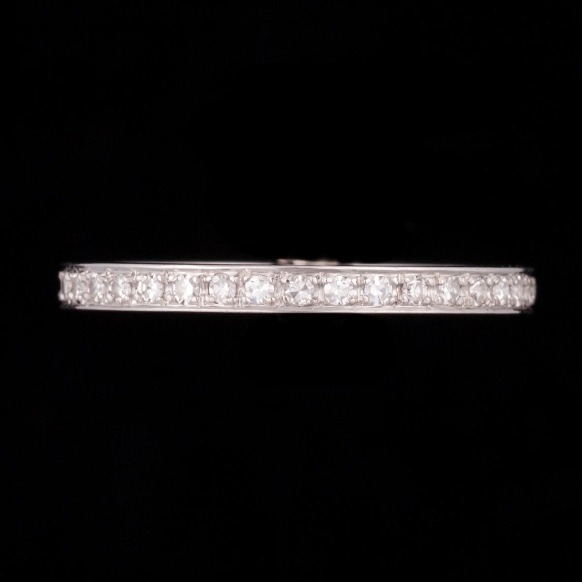 ALLIANSRING, 18K vitguld, 8/8-slipade diamanter. Vikt ca 2,2 g.