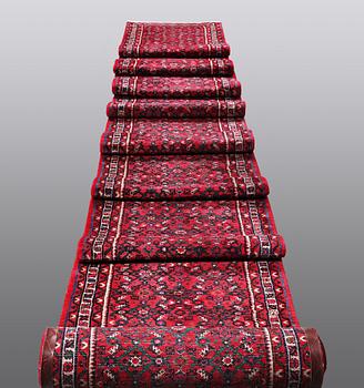 A runner, Hosenabad, ca 930 x 83 cm.