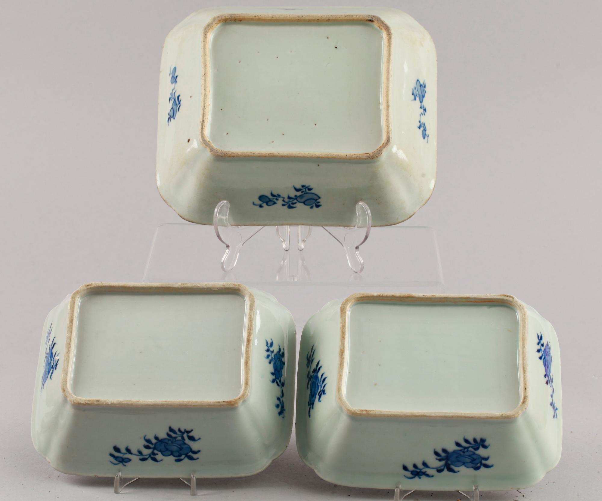 KAROTTER MED LOCK, 2+1, porslin, Jiaqing, Kina tidigt 1800-tal.