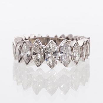 ALLIANSRING, platina, markisslipade diamanter. Vikt ca 4,7 g.