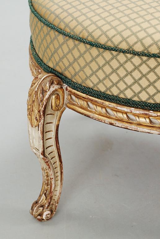 A pair of Louis XVI-style stools. 19/20th Century.
