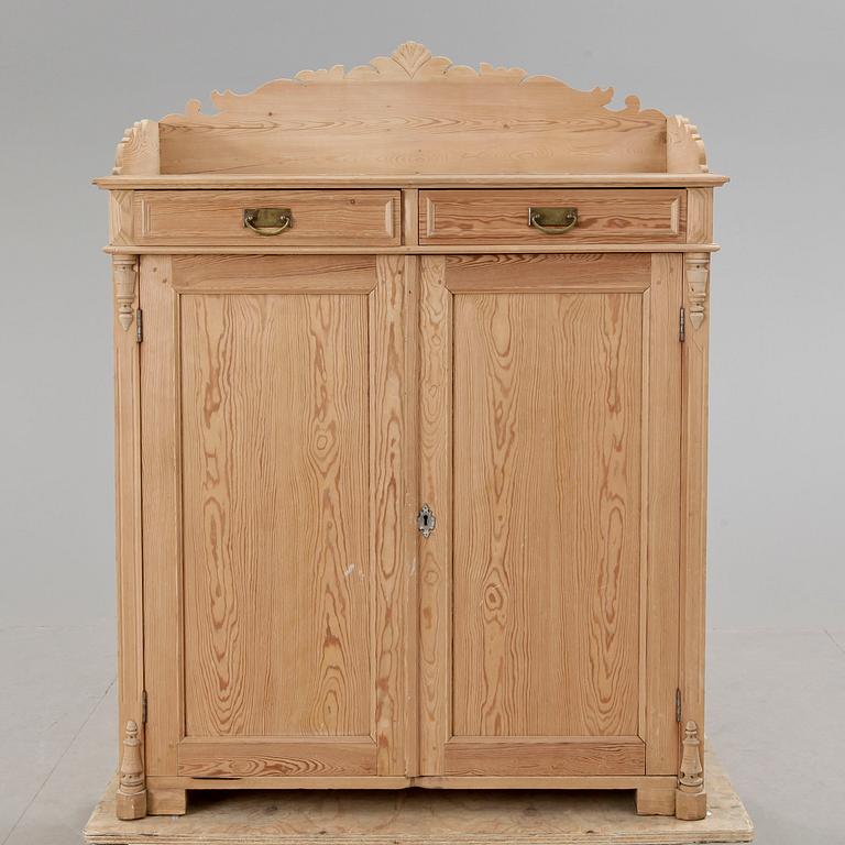 SKÄNK. Nyrenässans, 1800-talets slut.