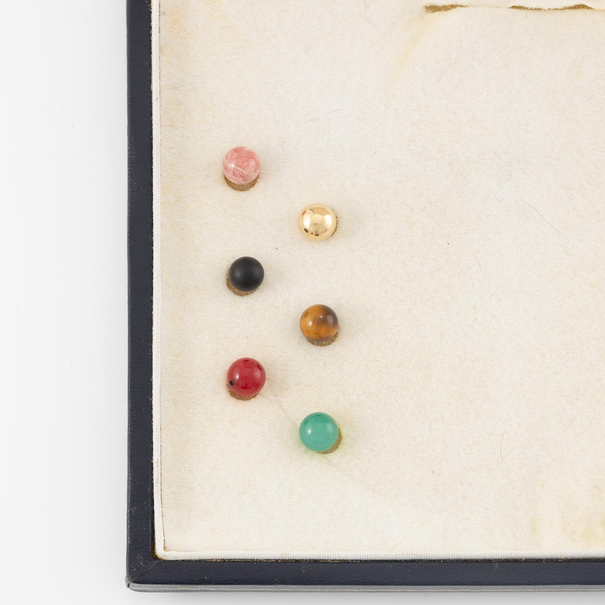 Necklace 14K gold with fourteen loose interchangeable beads.