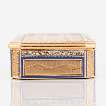 A probably early 19th century 14K gold box with enamel, probably Hanau.