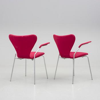 KARMSTOLAR, ett par, "Sjuan", Arne Jacobsen, Fritz Hansen.