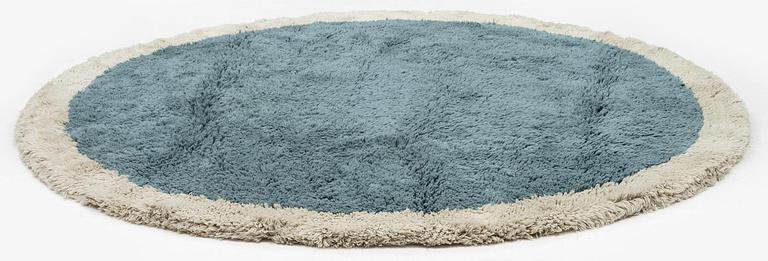 Arne Jacobsen, a circular unique knotted pile carpet, diameter c 300 cm, by Rya Lyng Taepper.